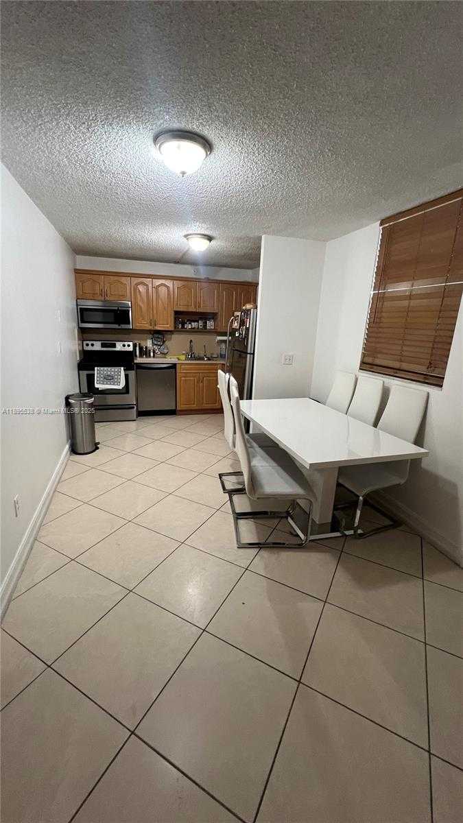 Small Image of 1801 SOUTH TREASURE DR #415, North Bay Village Number 19