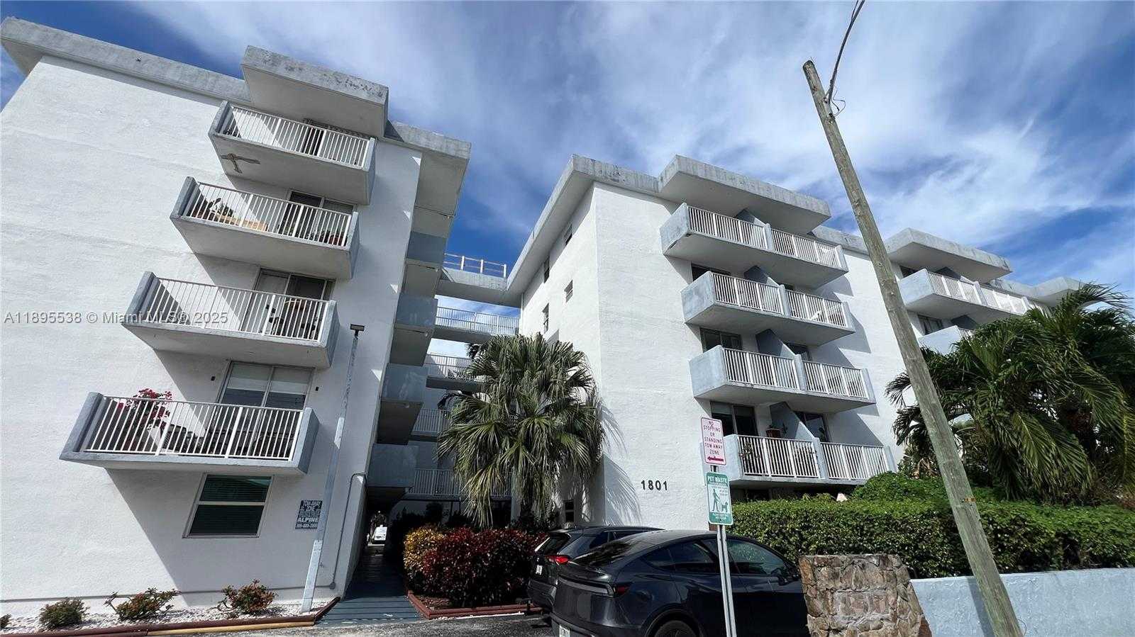 Small Image of 1801 SOUTH TREASURE DR #415, North Bay Village Number 26