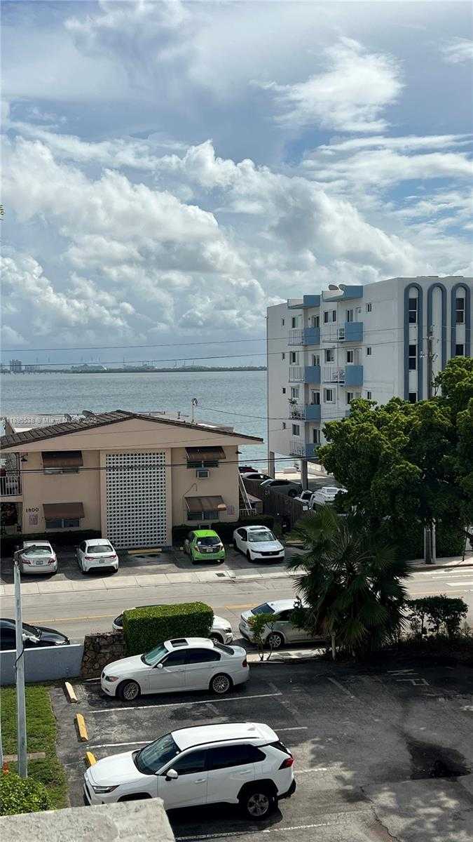 Small Image of 1801 SOUTH TREASURE DR #415, North Bay Village Number 4