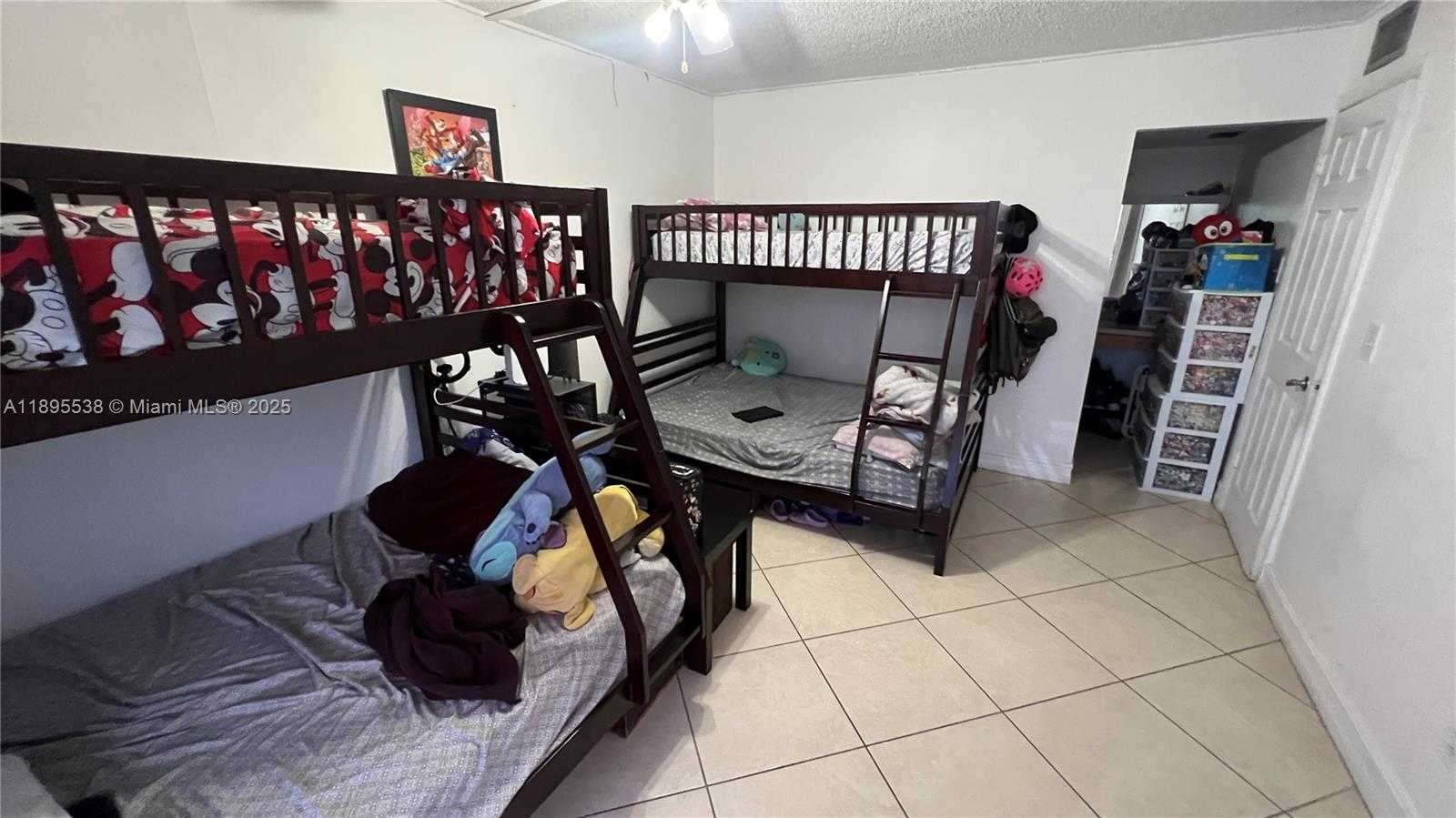 Small Image of 1801 SOUTH TREASURE DR #415, North Bay Village Number 9