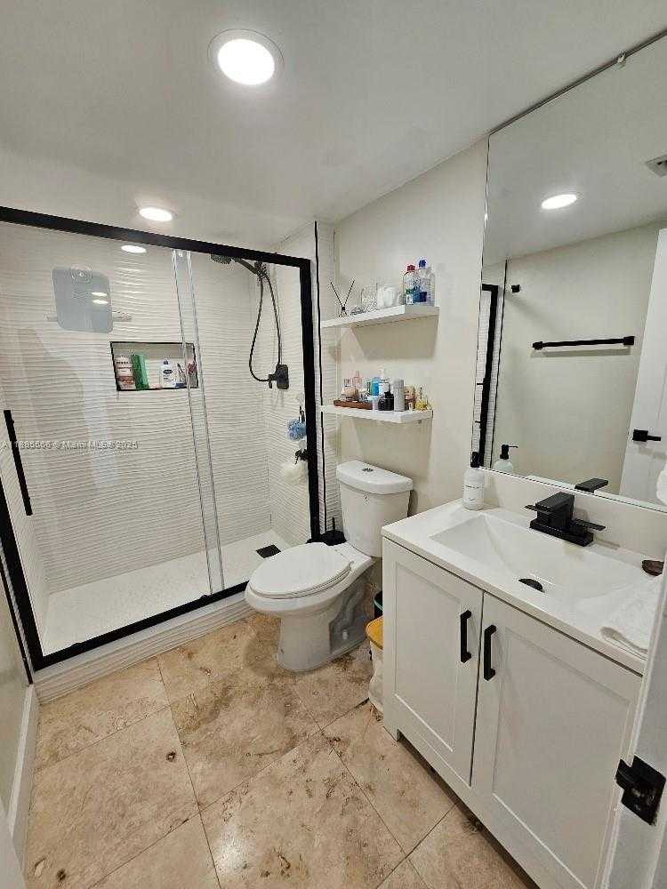 Small Image of 18061 BISCAYNE BLVD #1602, Aventura Number 10