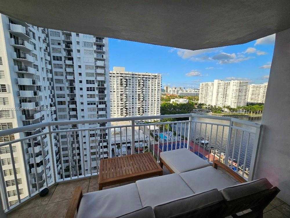 Small Image of 18061 BISCAYNE BLVD #1602, Aventura Number 16