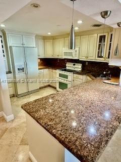 Small Image of 2625 COLLINS AVE #1507, Miami Beach Number 9