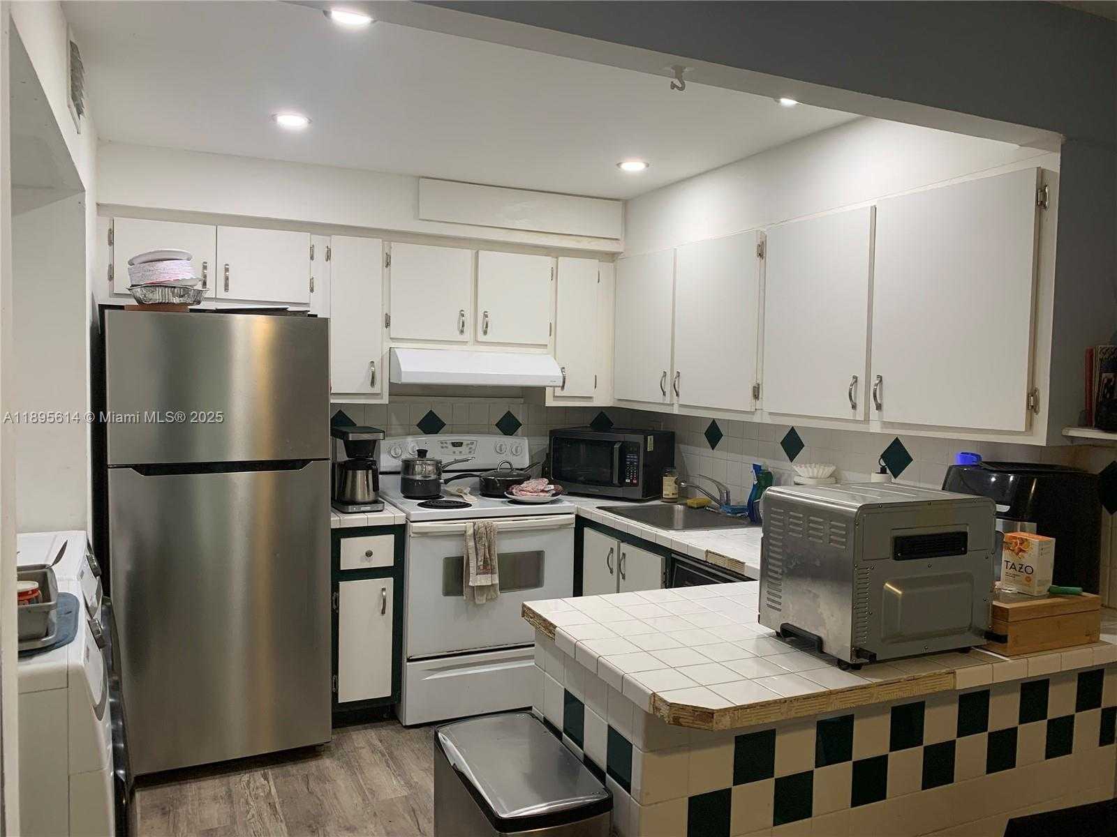 Small Image of 3754 SW 59TH TER #56, Davie Number 12