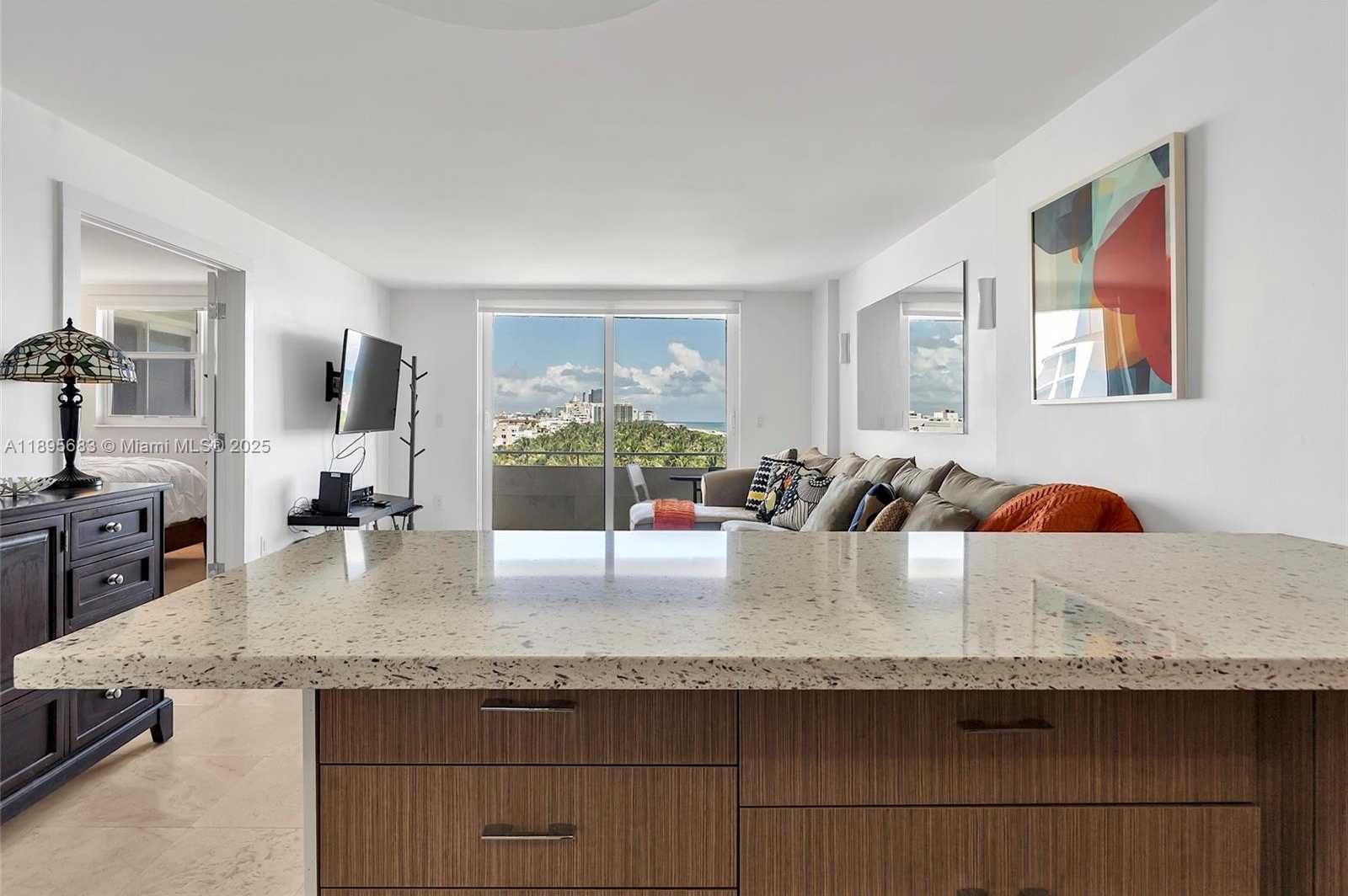 Small Image of 465 OCEAN DR #824, Miami Beach Number 3