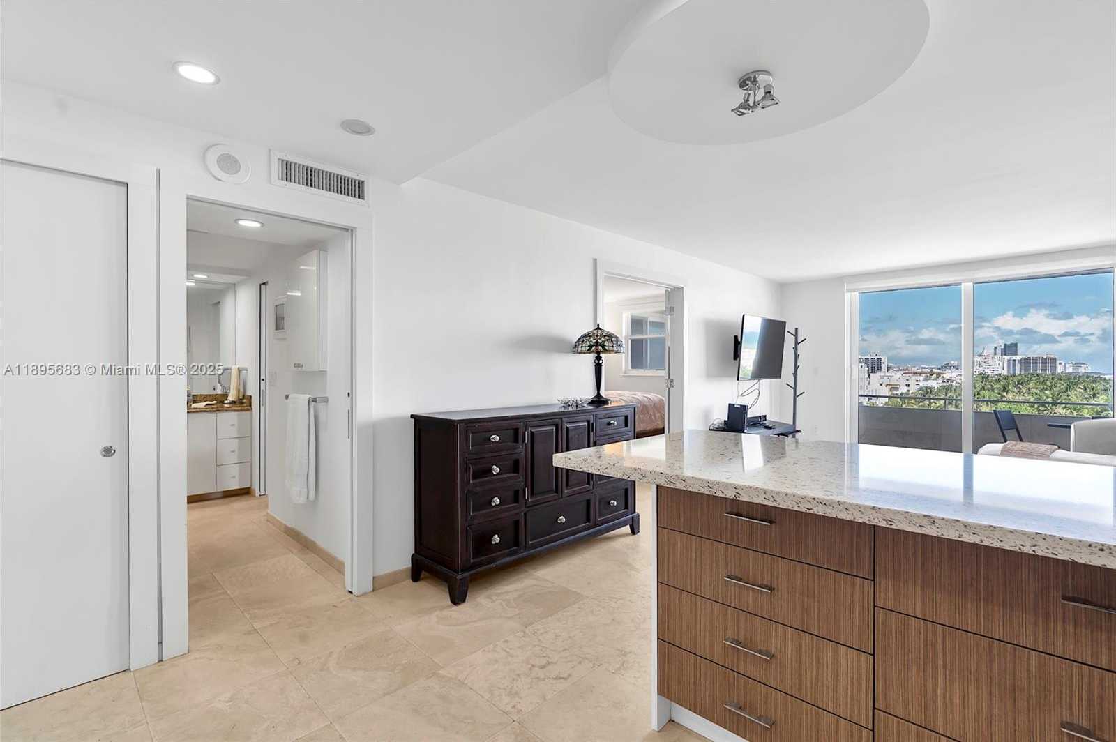 Small Image of 465 OCEAN DR #824, Miami Beach Number 6