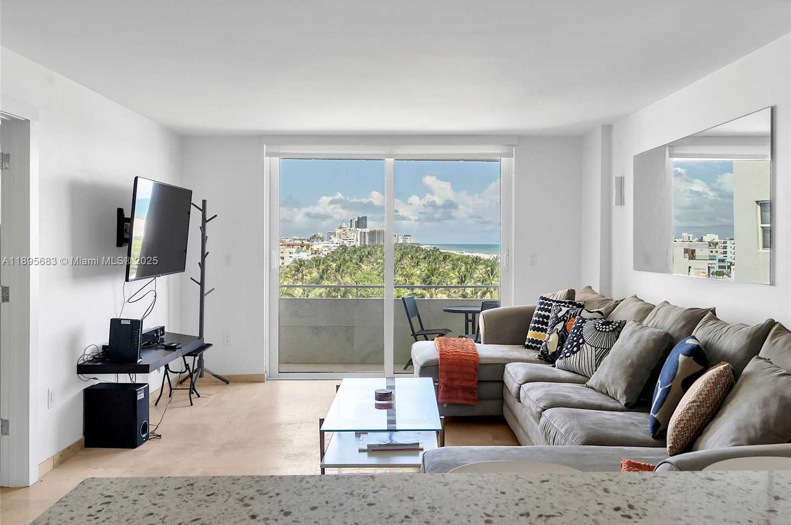 Small Image of 465 OCEAN DR #824, Miami Beach Number 7