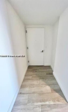 Small Image of 45 SOUTH WEST 9TH ST #3009, Miami Number 4