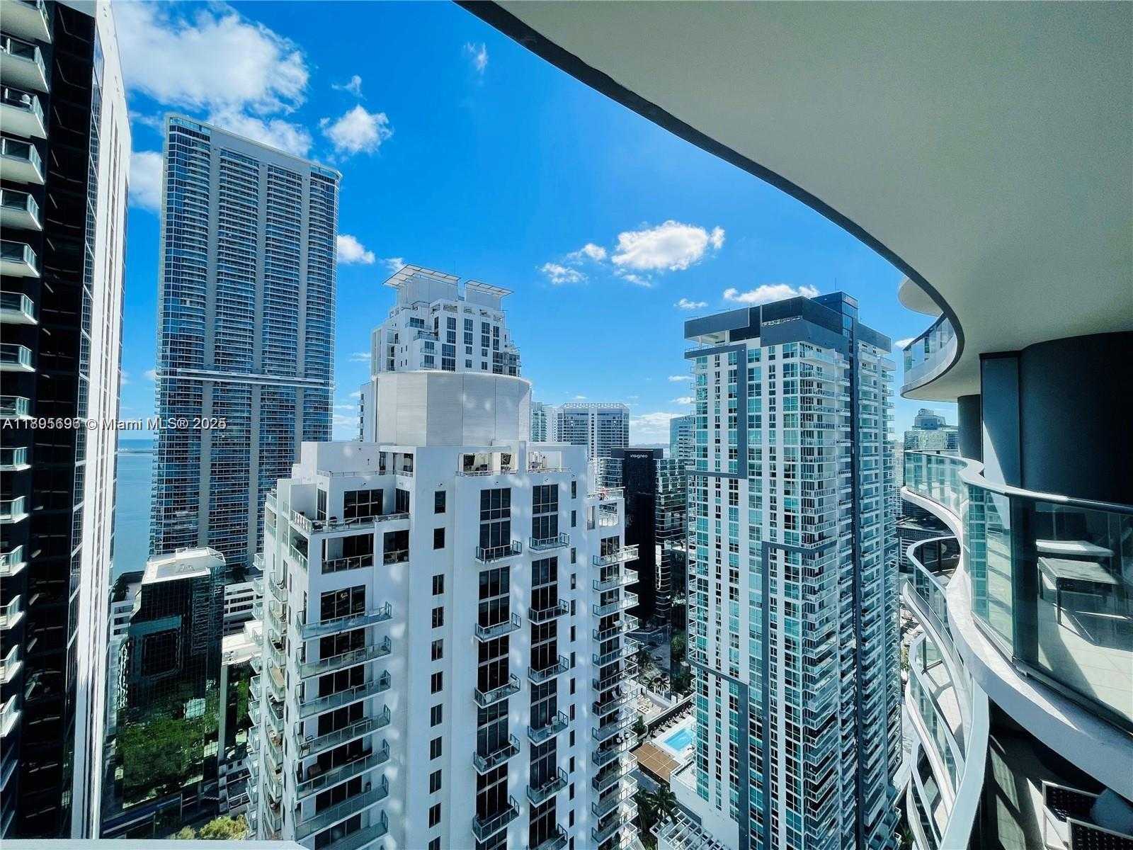 Imagen de Pequeño Objeto