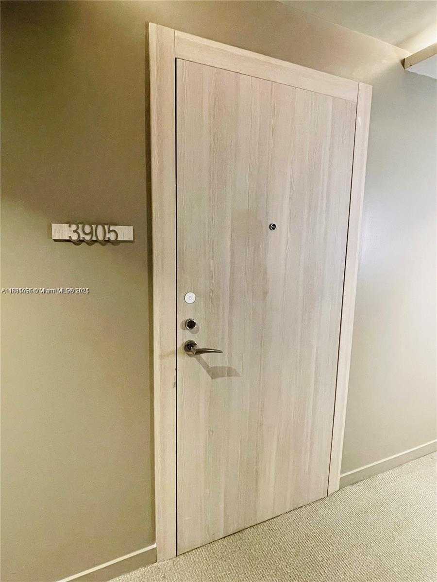 Imagen de Pequeño Objeto