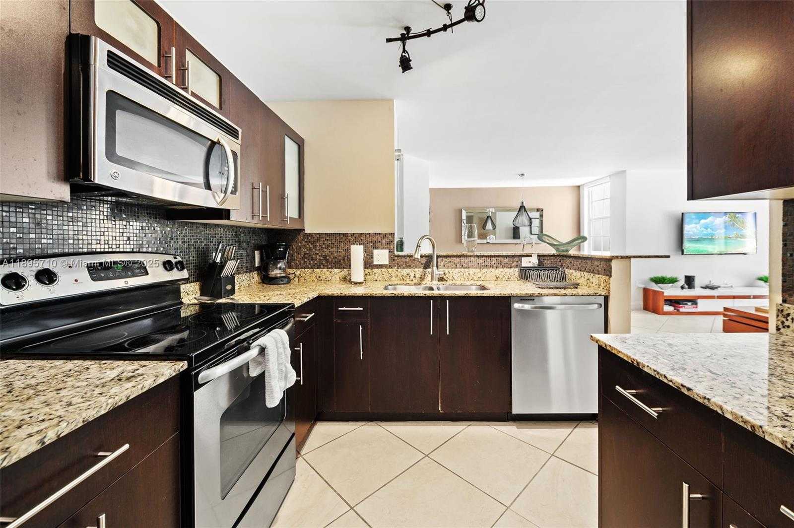 Small Image of 19555 EAST COUNTRY CLUB DR #8308, Aventura Number 12
