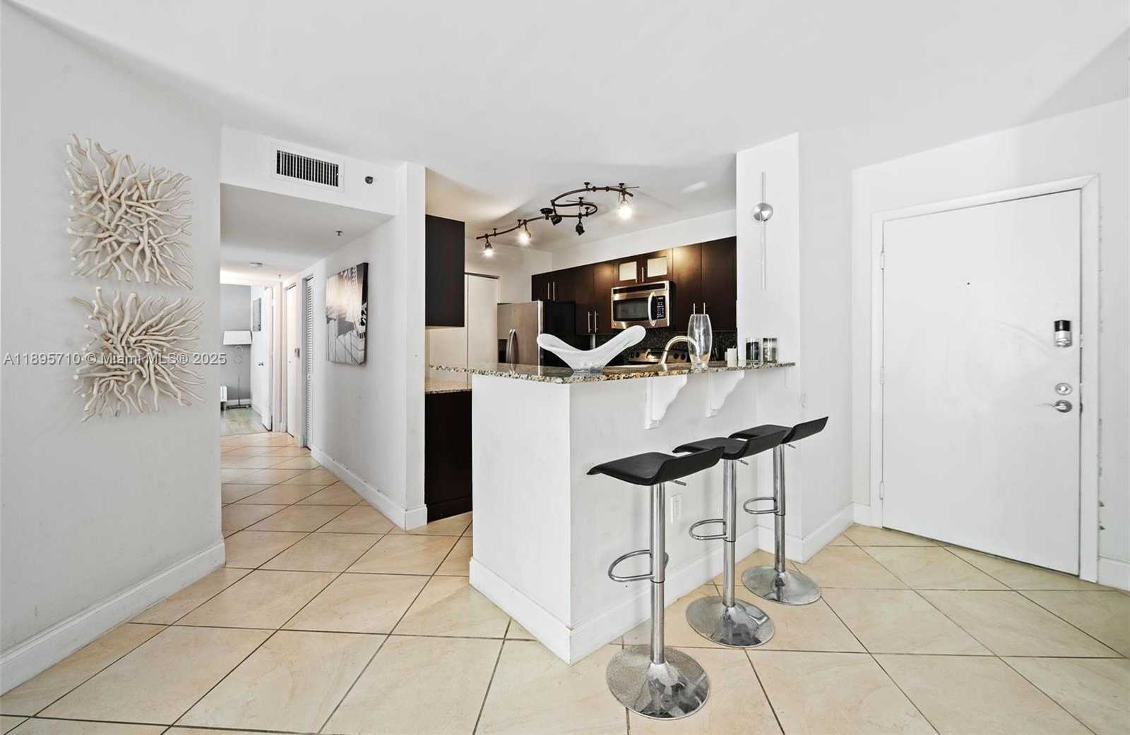 Small Image of 19555 EAST COUNTRY CLUB DR #8308, Aventura Number 14