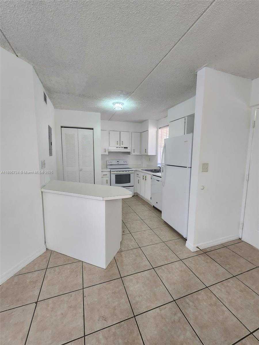 Small Image of 6195 NORTH WEST 186TH ST #309, Hialeah Number 5
