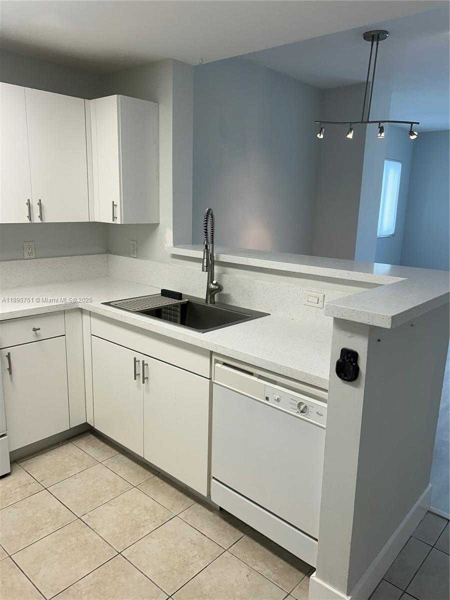 Small Image of 10 ARAGON AVE #814, Coral Gables Number 11