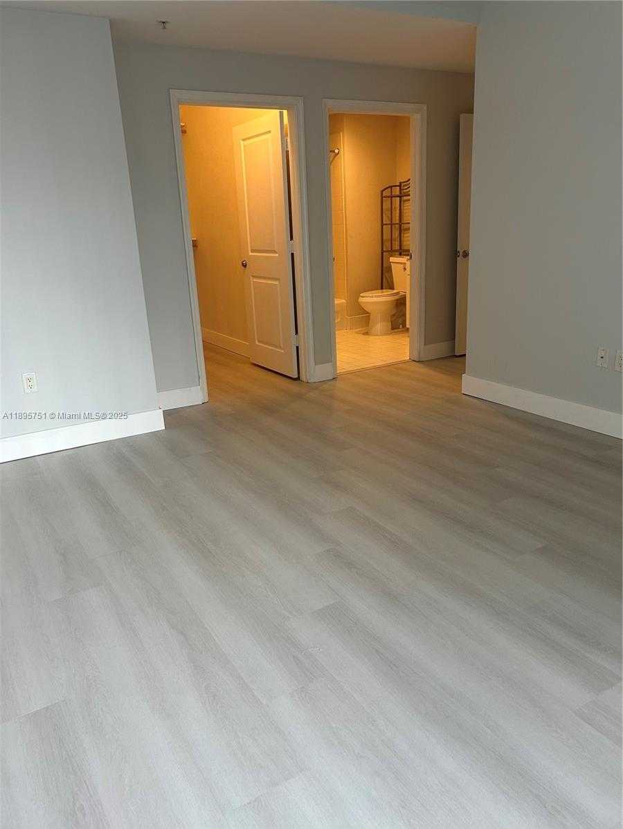 Small Image of 10 ARAGON AVE #814, Coral Gables Number 15