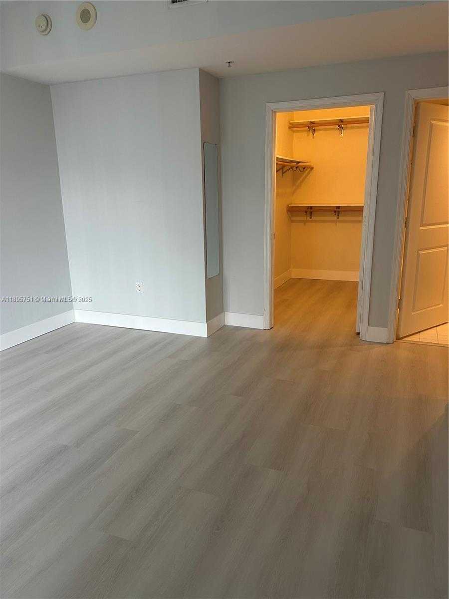 Small Image of 10 ARAGON AVE #814, Coral Gables Number 16