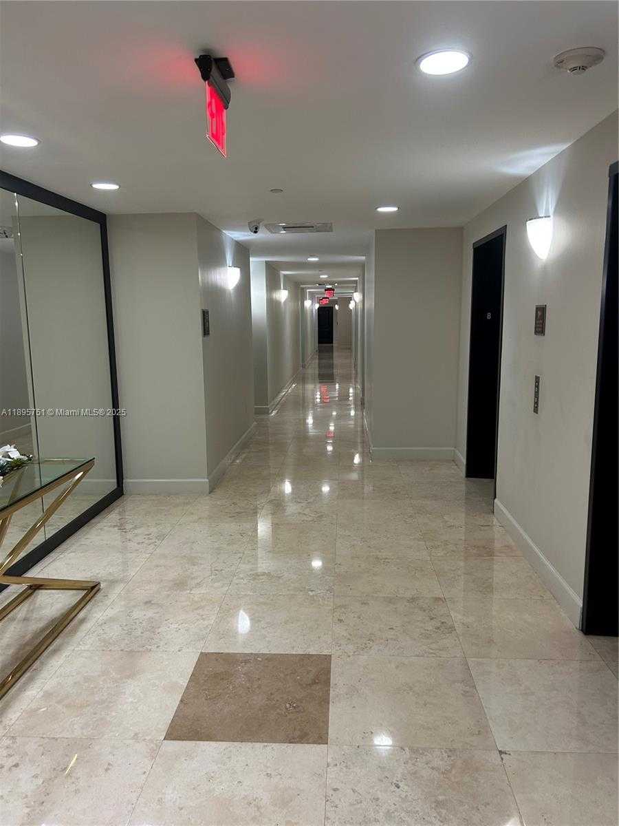 Small Image of 10 ARAGON AVE #814, Coral Gables Number 5