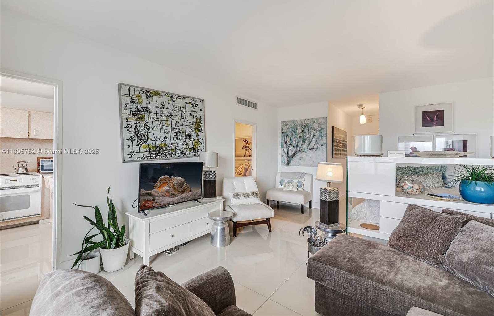 Small Image of 3 ISLAND AVE #14A, Miami Beach Number 13