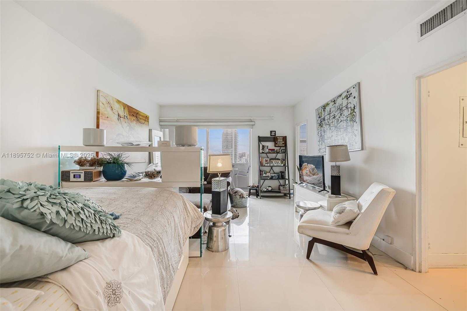 Small Image of 3 ISLAND AVE #14A, Miami Beach Number 7