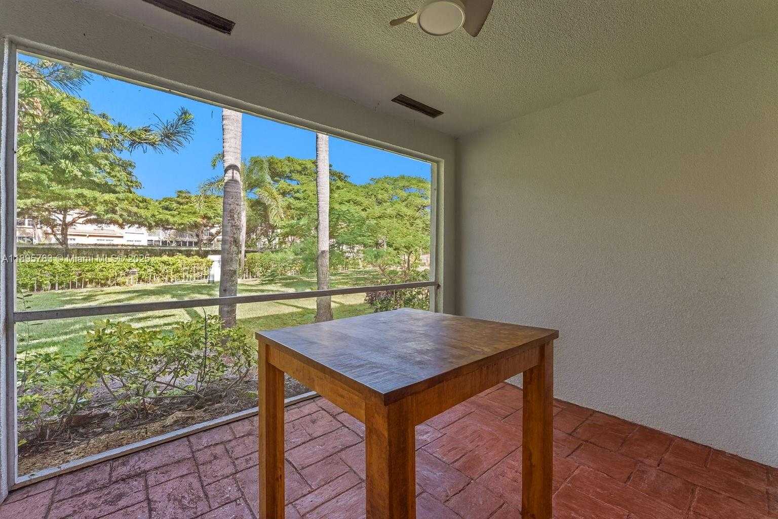 Small Image of 17070 BOCA CLUB BLVD #4, Boca Raton Number 11