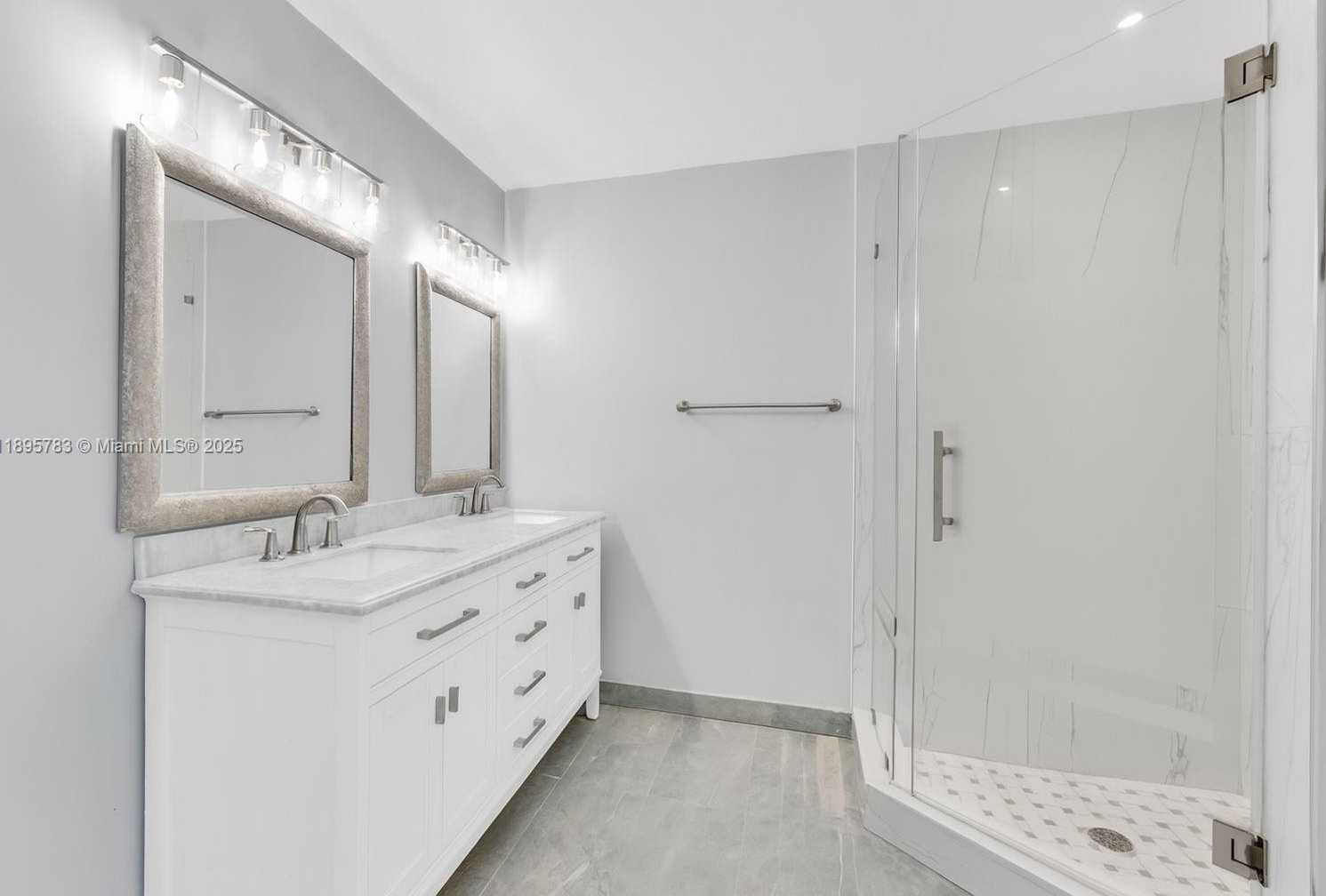 Small Image of 17070 BOCA CLUB BLVD #4, Boca Raton Number 14