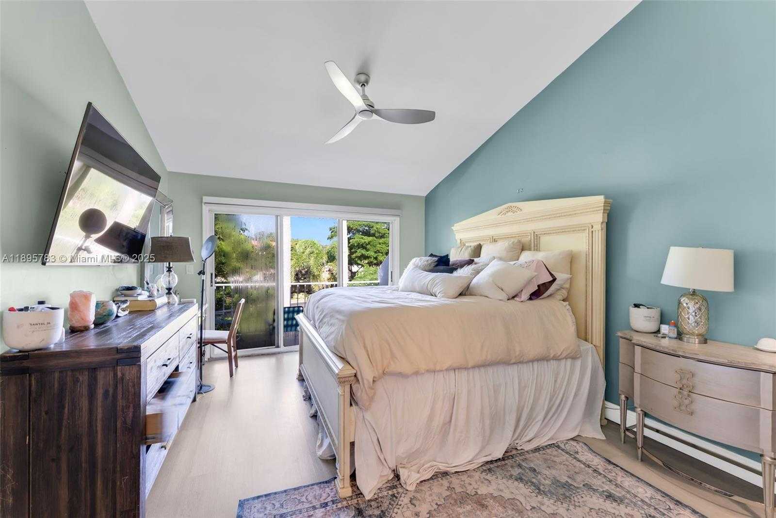 Small Image of 17070 BOCA CLUB BLVD #4, Boca Raton Number 15