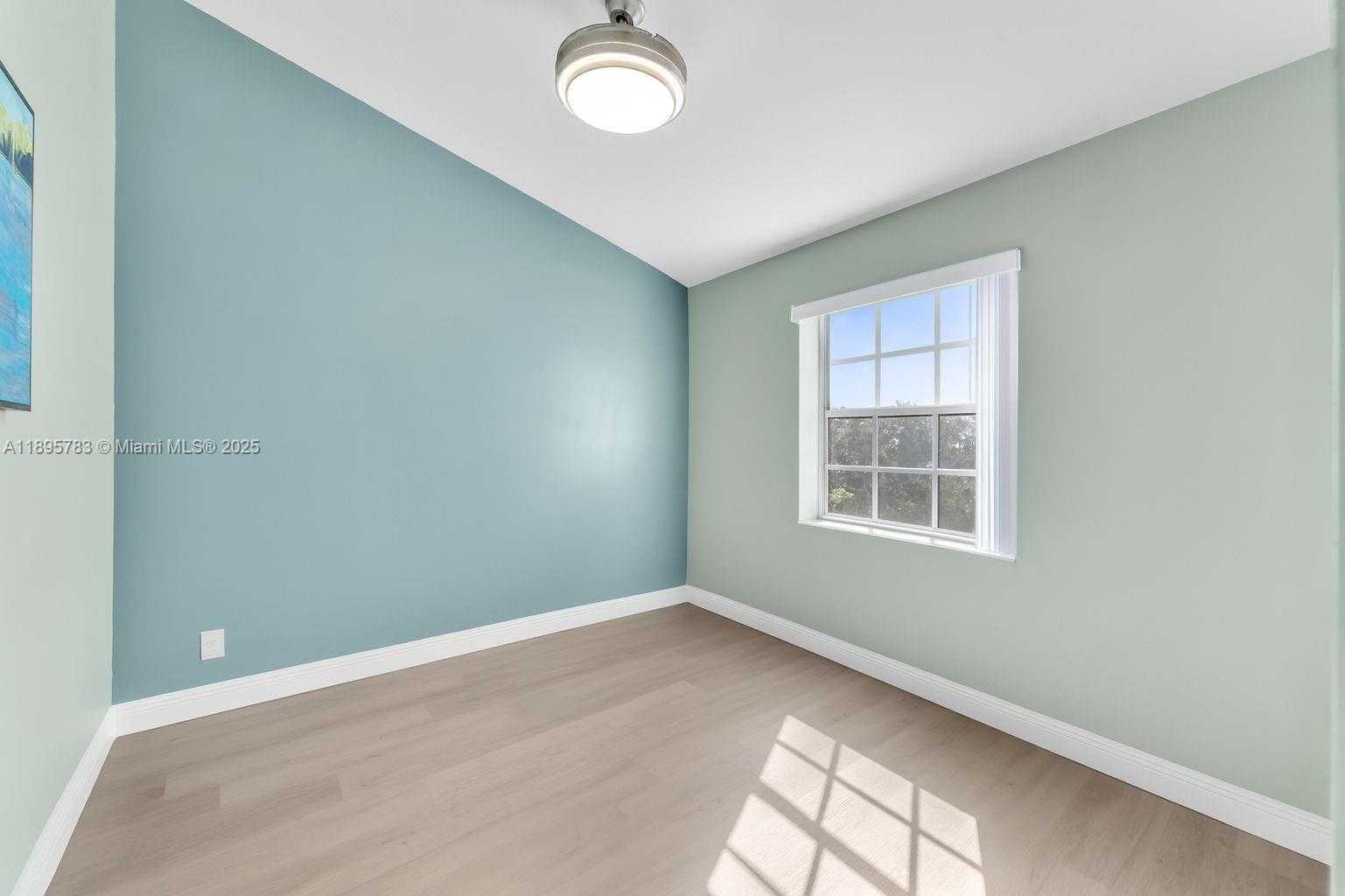 Small Image of 17070 BOCA CLUB BLVD #4, Boca Raton Number 21