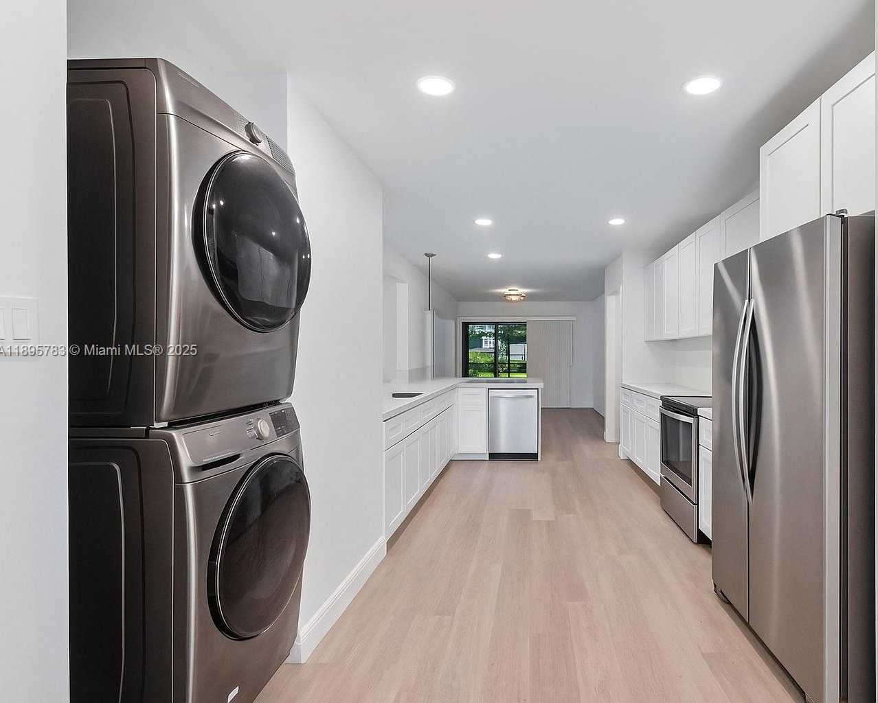 Small Image of 17070 BOCA CLUB BLVD #4, Boca Raton Number 3