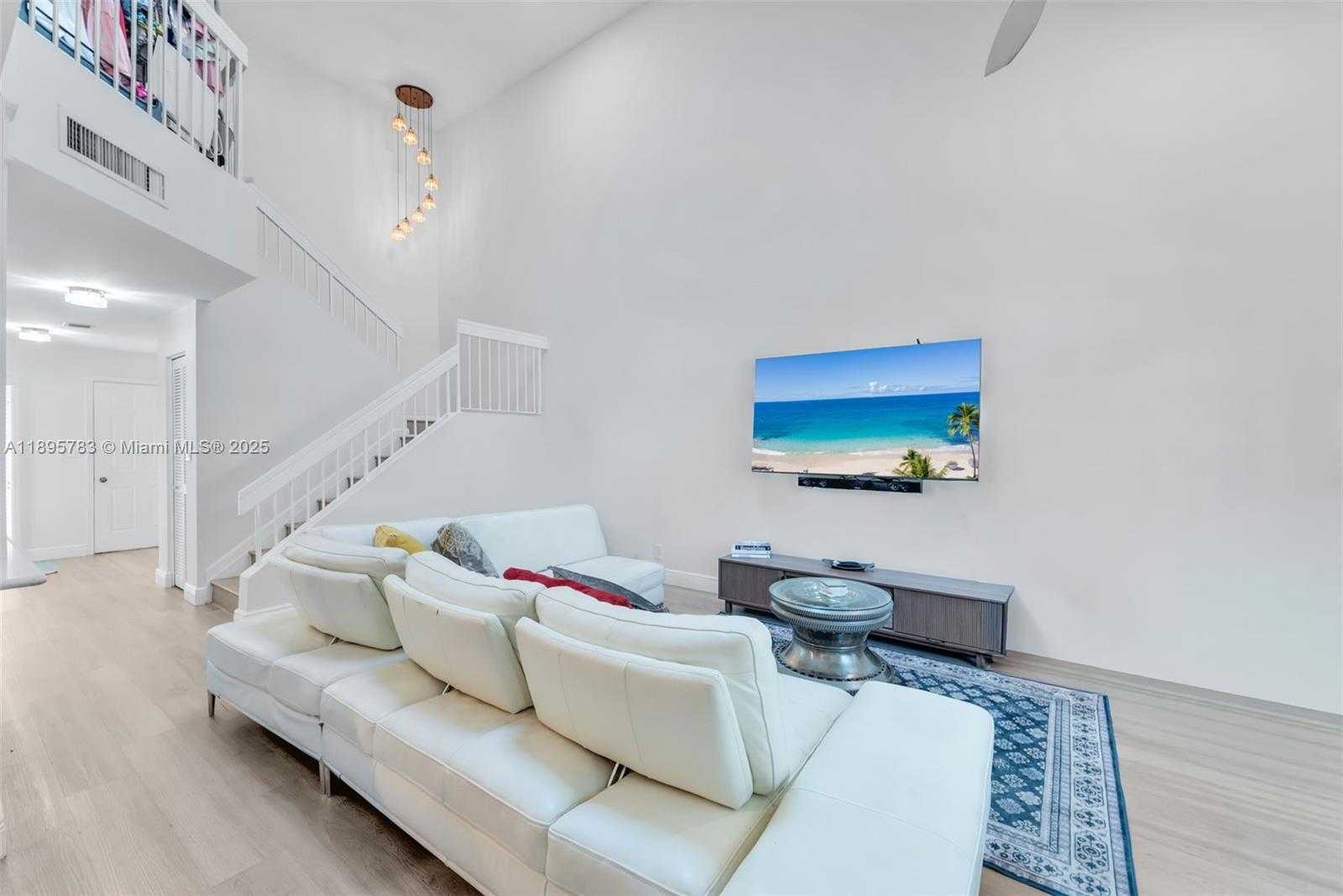 Small Image of 17070 BOCA CLUB BLVD #4, Boca Raton Number 7