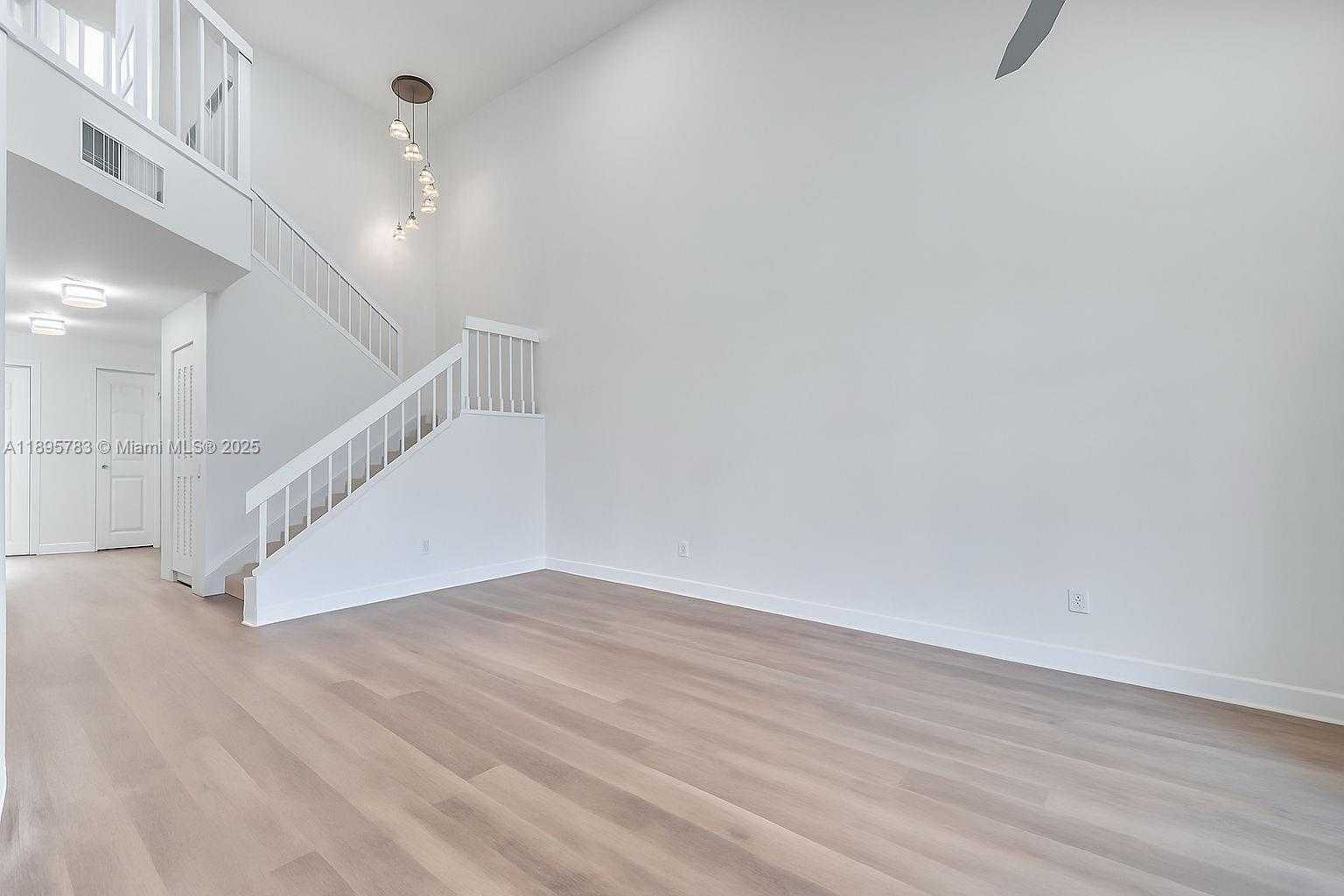 Small Image of 17070 BOCA CLUB BLVD #4, Boca Raton Number 8