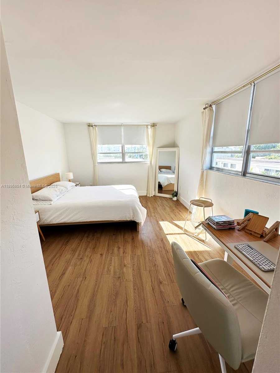 Small Image of 7850 BYRON AVE #307, Miami Beach Number 13