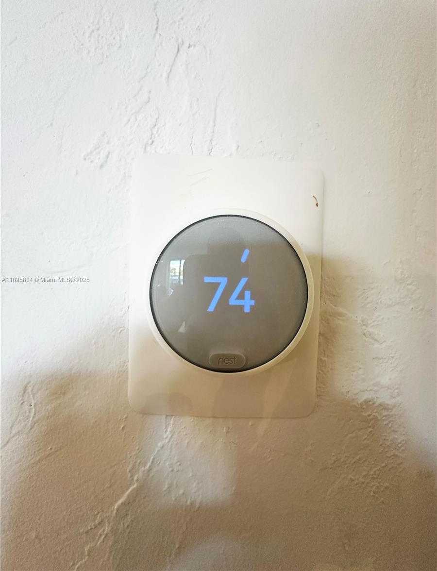 Small Image of 7850 BYRON AVE #307, Miami Beach Number 15