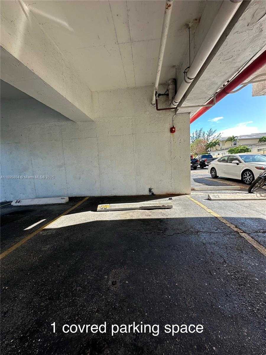 Small Image of 7850 BYRON AVE #307, Miami Beach Number 16