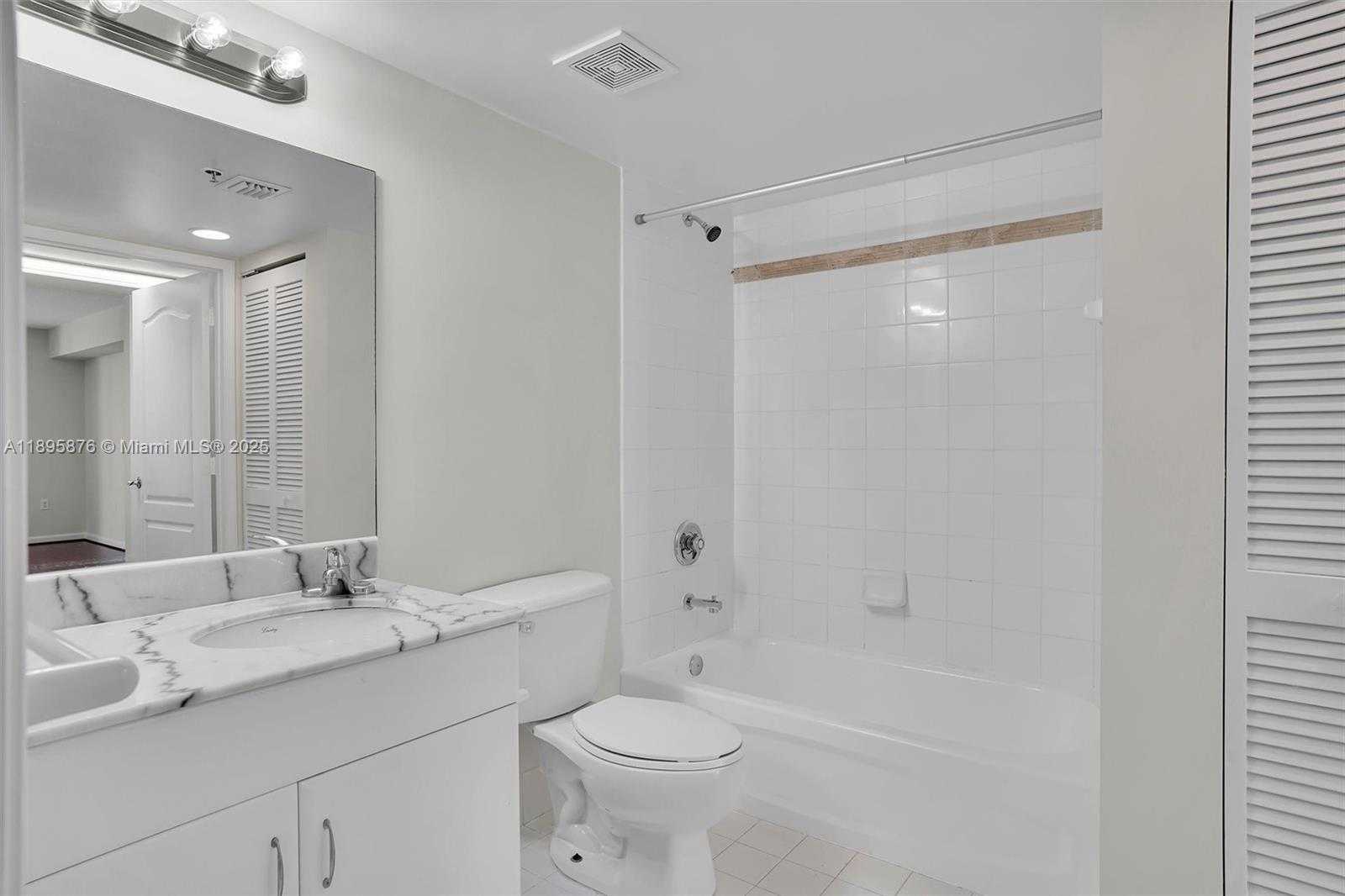 Small Image of 1200 BRICKELL BAY DR #2821, Miami Number 14