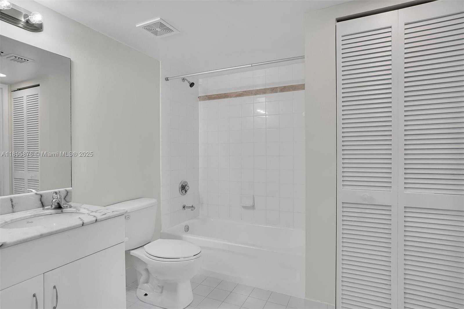 Small Image of 1200 BRICKELL BAY DR #2821, Miami Number 15