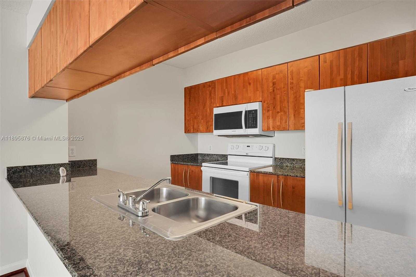 Small Image of 1200 BRICKELL BAY DR #2821, Miami Number 21