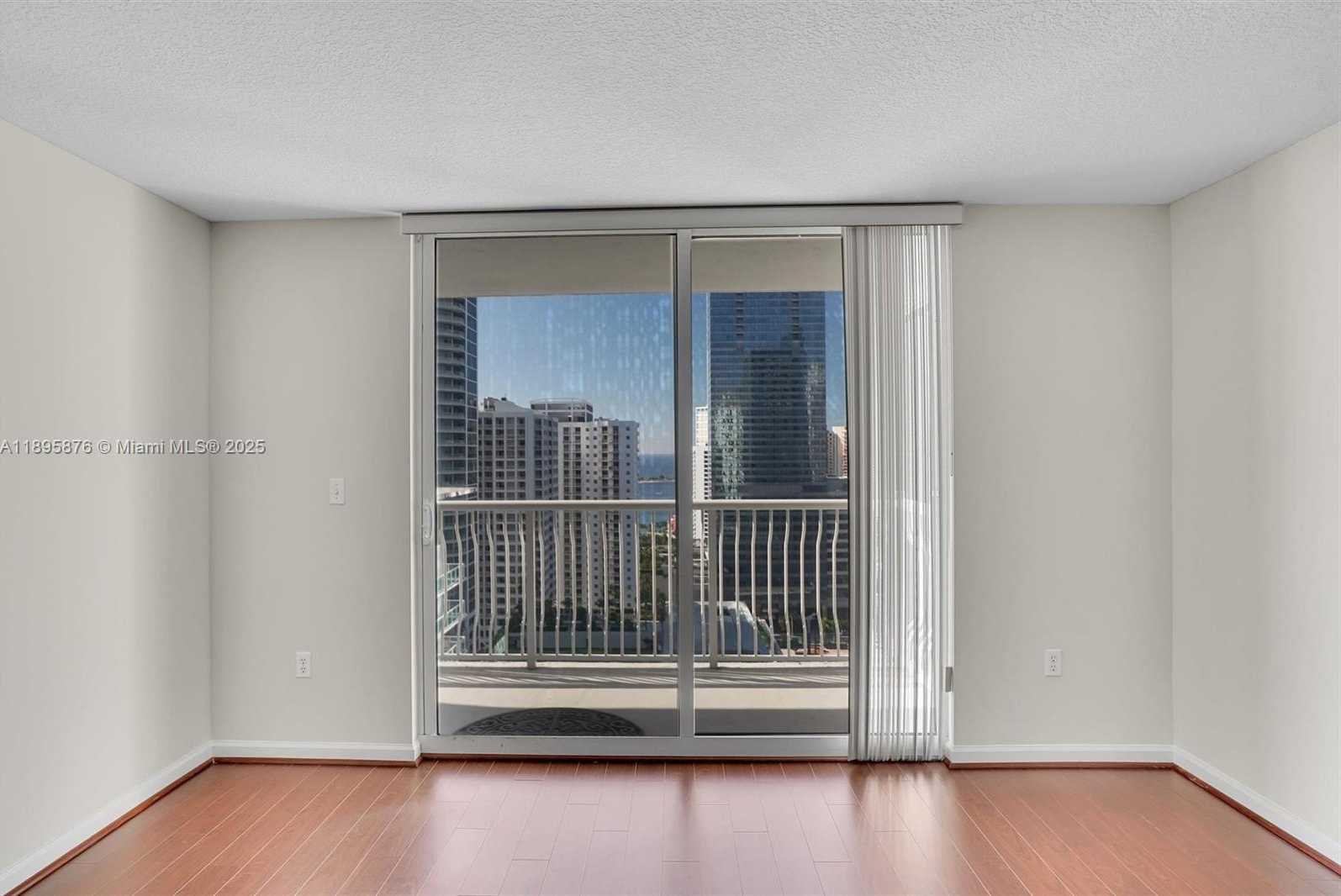 Small Image of 1200 BRICKELL BAY DR #2821, Miami Number 3
