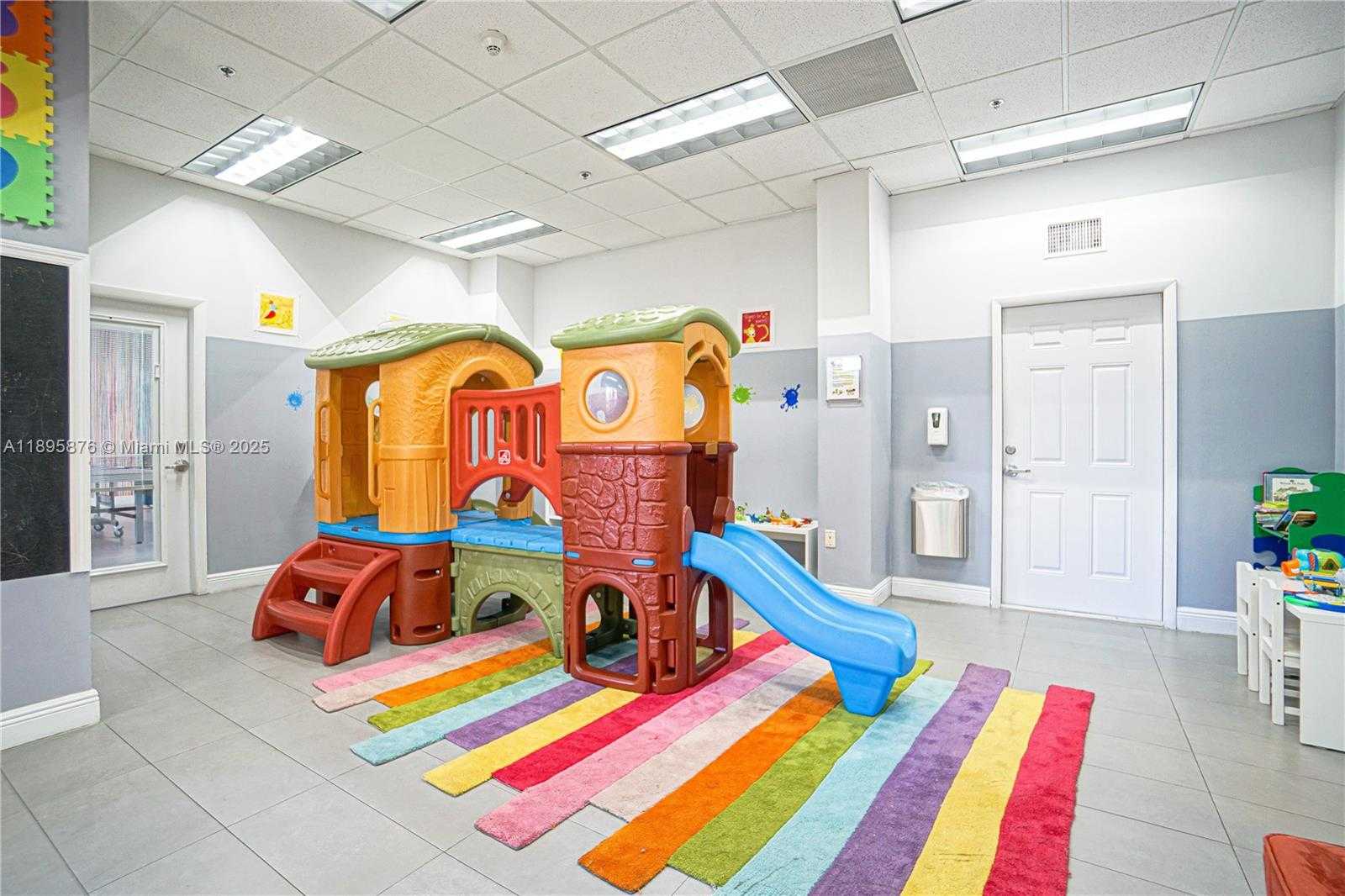 Small Image of 1200 BRICKELL BAY DR #2821, Miami Number 44