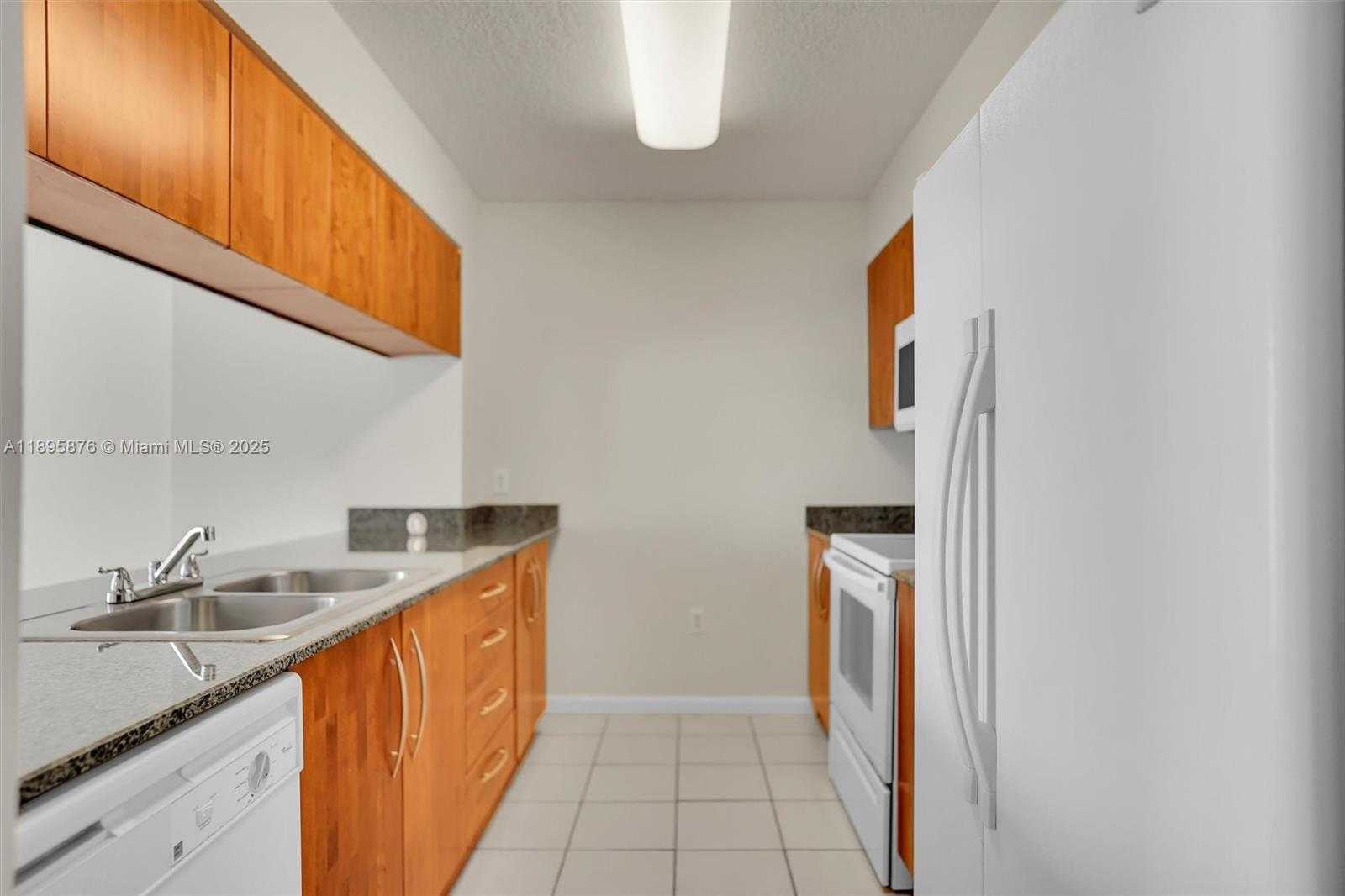 Small Image of 1200 BRICKELL BAY DR #2821, Miami Number 5