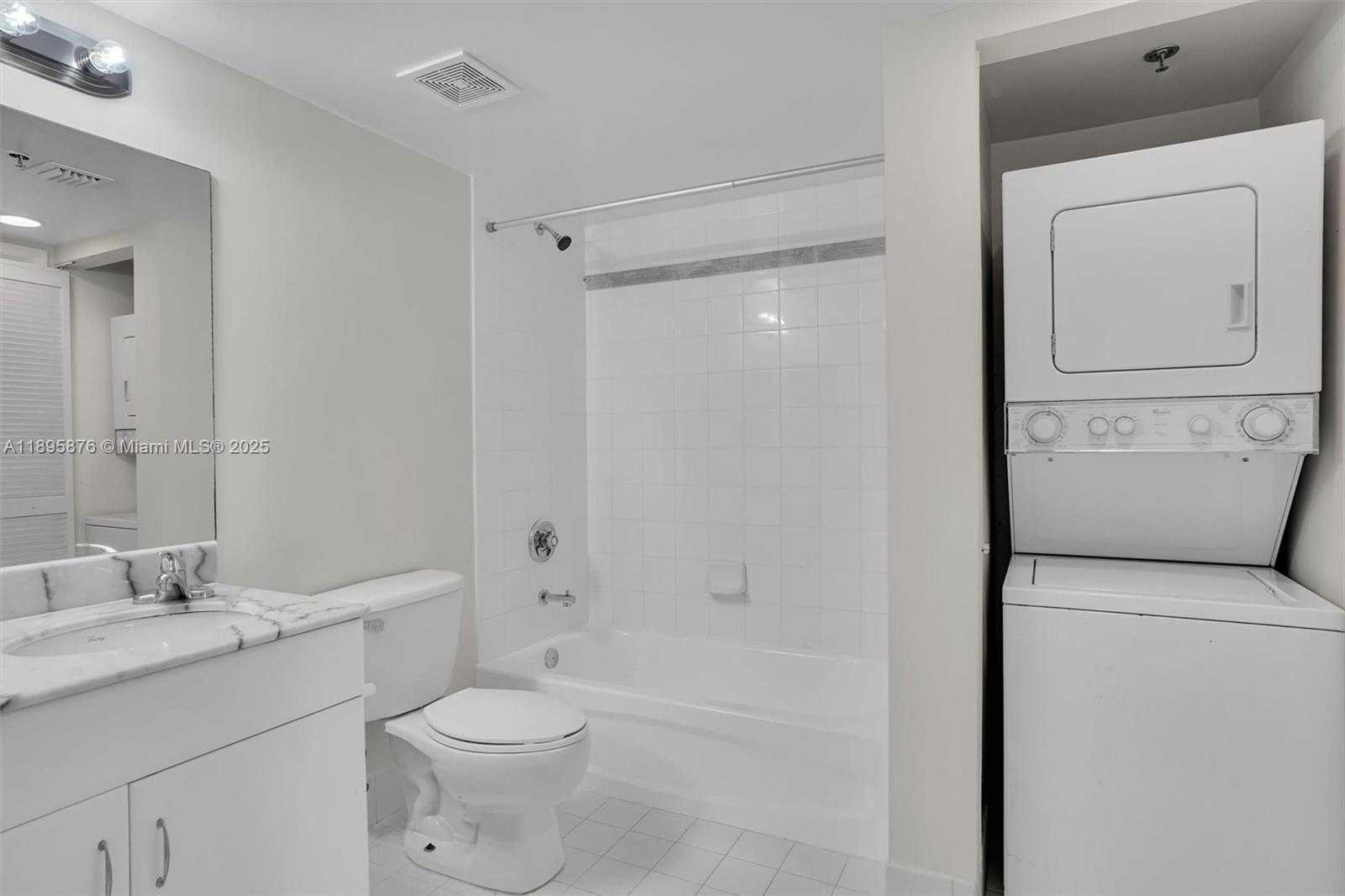 Small Image of 1200 BRICKELL BAY DR #2821, Miami Number 7