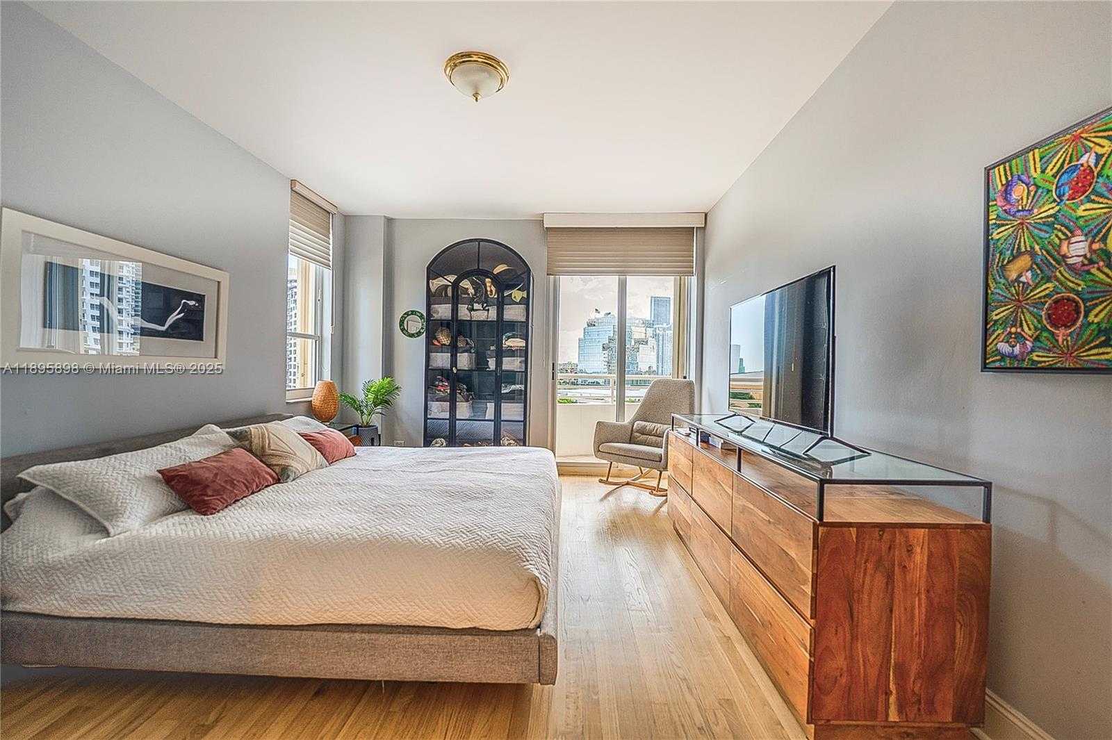 Small Image of 888 BRICKELL KEY DR #903, Miami Number 10