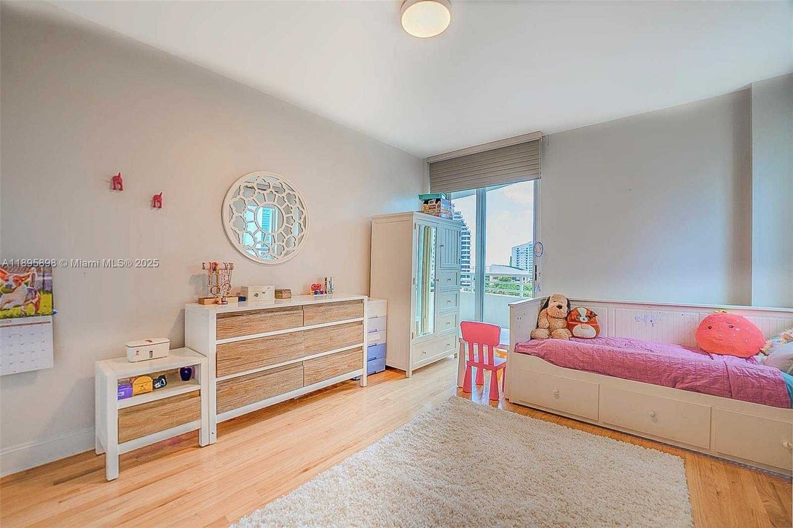 Small Image of 888 BRICKELL KEY DR #903, Miami Number 15