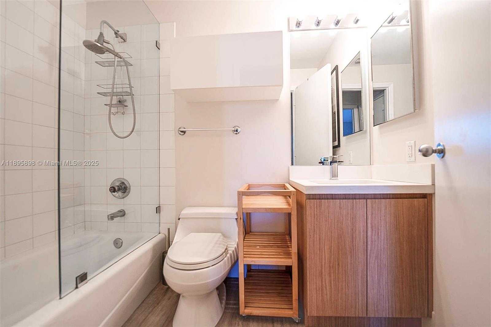 Small Image of 888 BRICKELL KEY DR #903, Miami Number 16