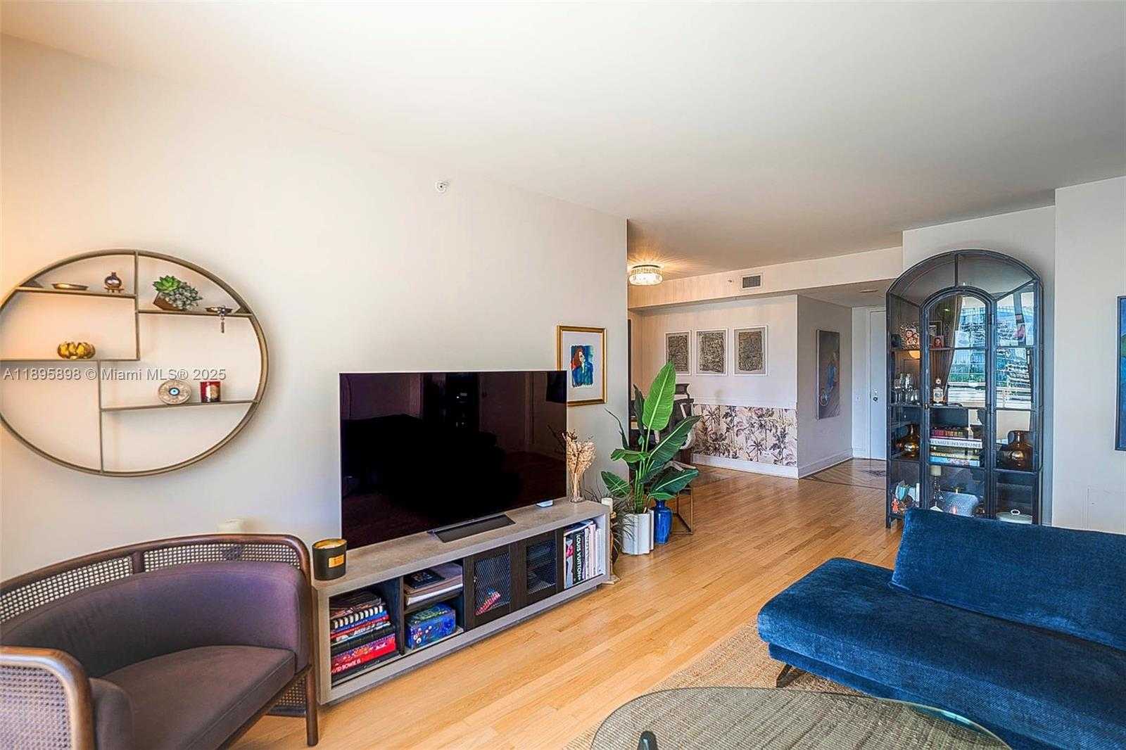 Small Image of 888 BRICKELL KEY DR #903, Miami Number 3