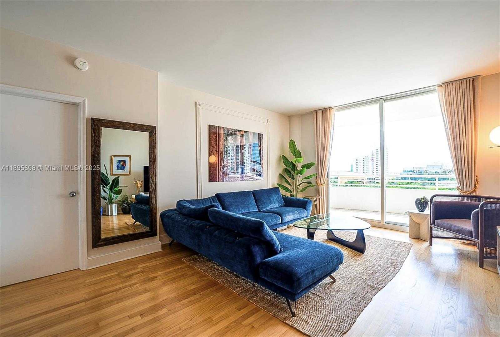 Small Image of 888 BRICKELL KEY DR #903, Miami Number 4