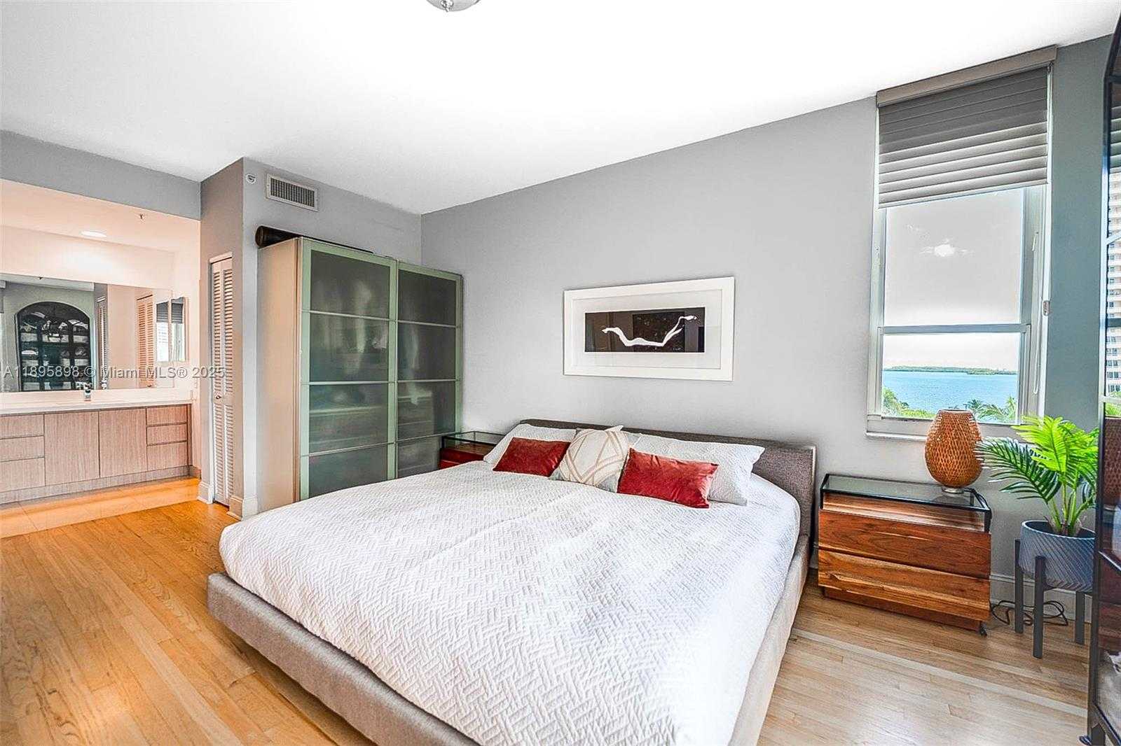 Small Image of 888 BRICKELL KEY DR #903, Miami Number 8