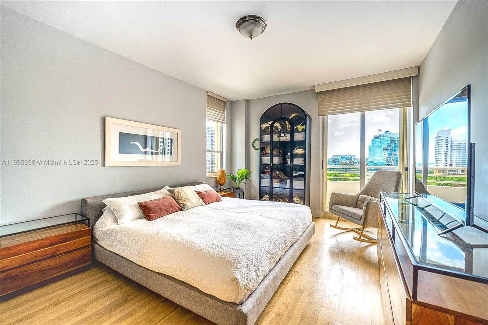 Small Image of 888 BRICKELL KEY DR #903, Miami Number 9