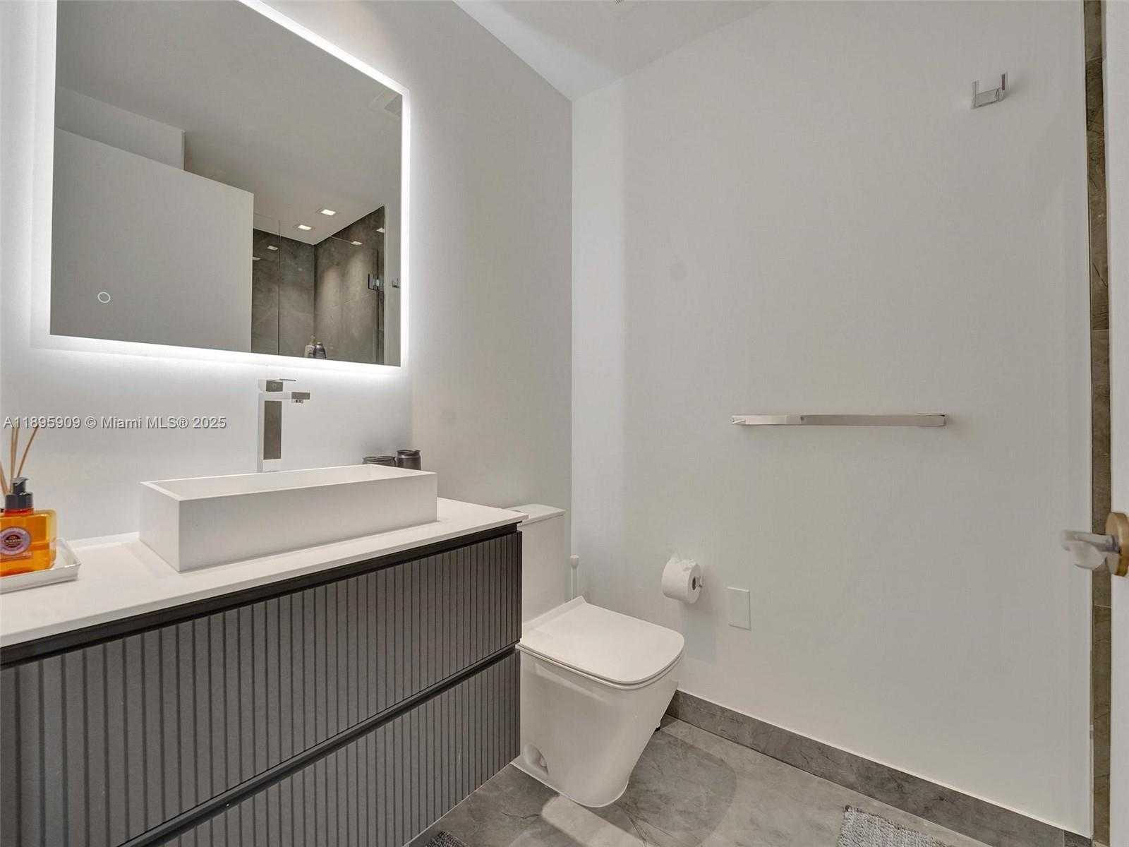 Small Image of 17875 COLLINS AVE #3902, Sunny Isles Beach Number 29