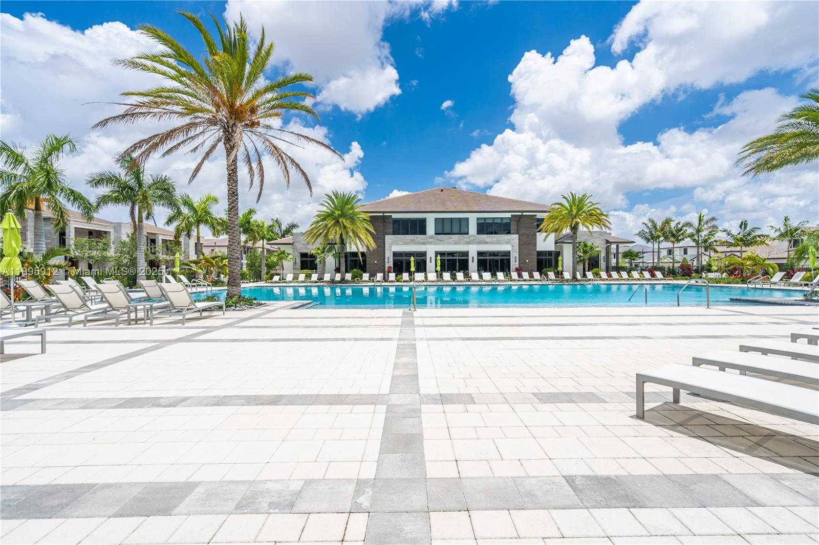 Small Image of 4963 NORTH WEST 83RD PATH #4963, Doral Number 48