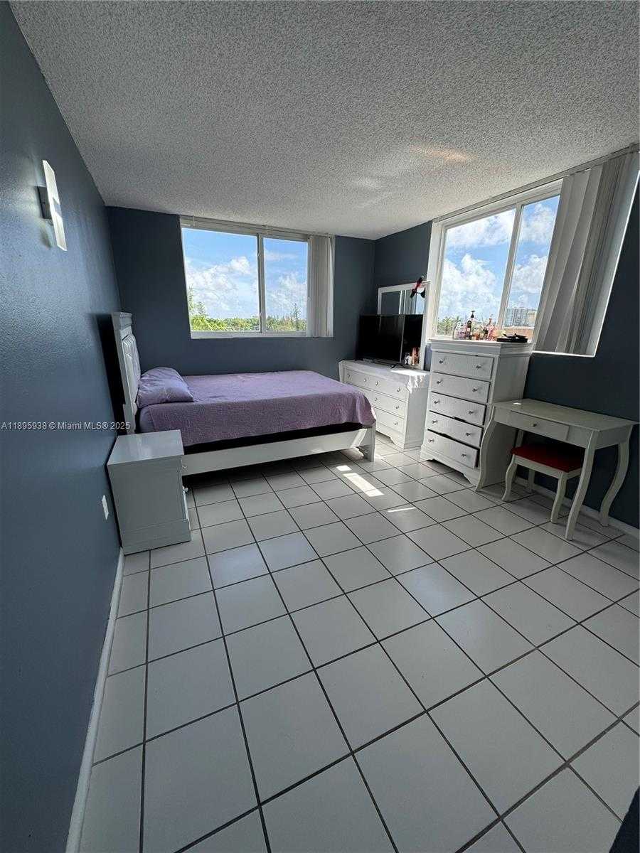 Small Image of 1251 NORTH EAST 108TH ST #602, Miami Number 5